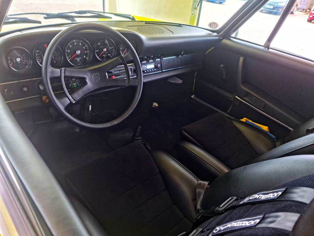 Restored Lovely Classic Porsche 911 interior